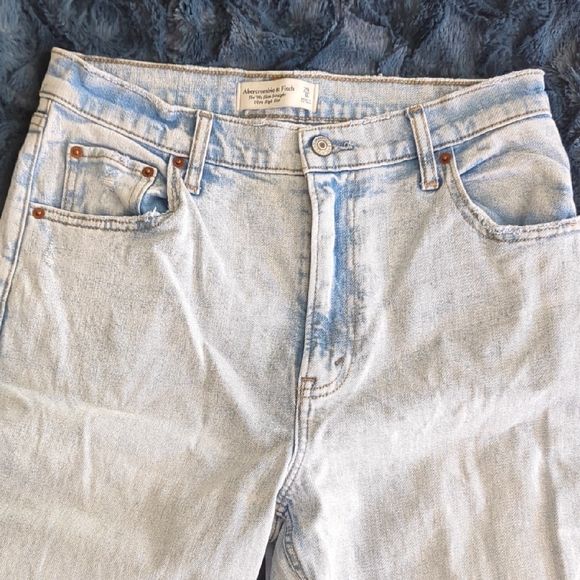 Abercrombie & Fitch Light Blue Denim Jeans - Picture 3 of 4